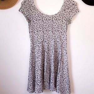 Aeropostale • daisy print dress